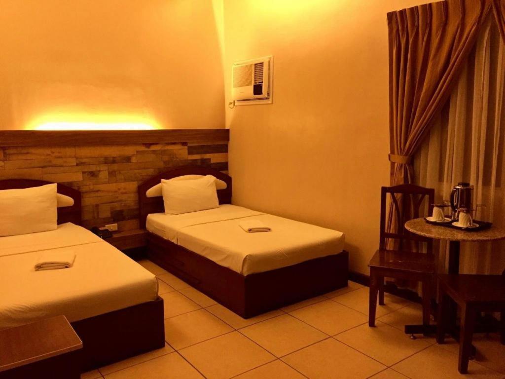Dumaguete City Hotel Nicanor מראה חיצוני תמונה