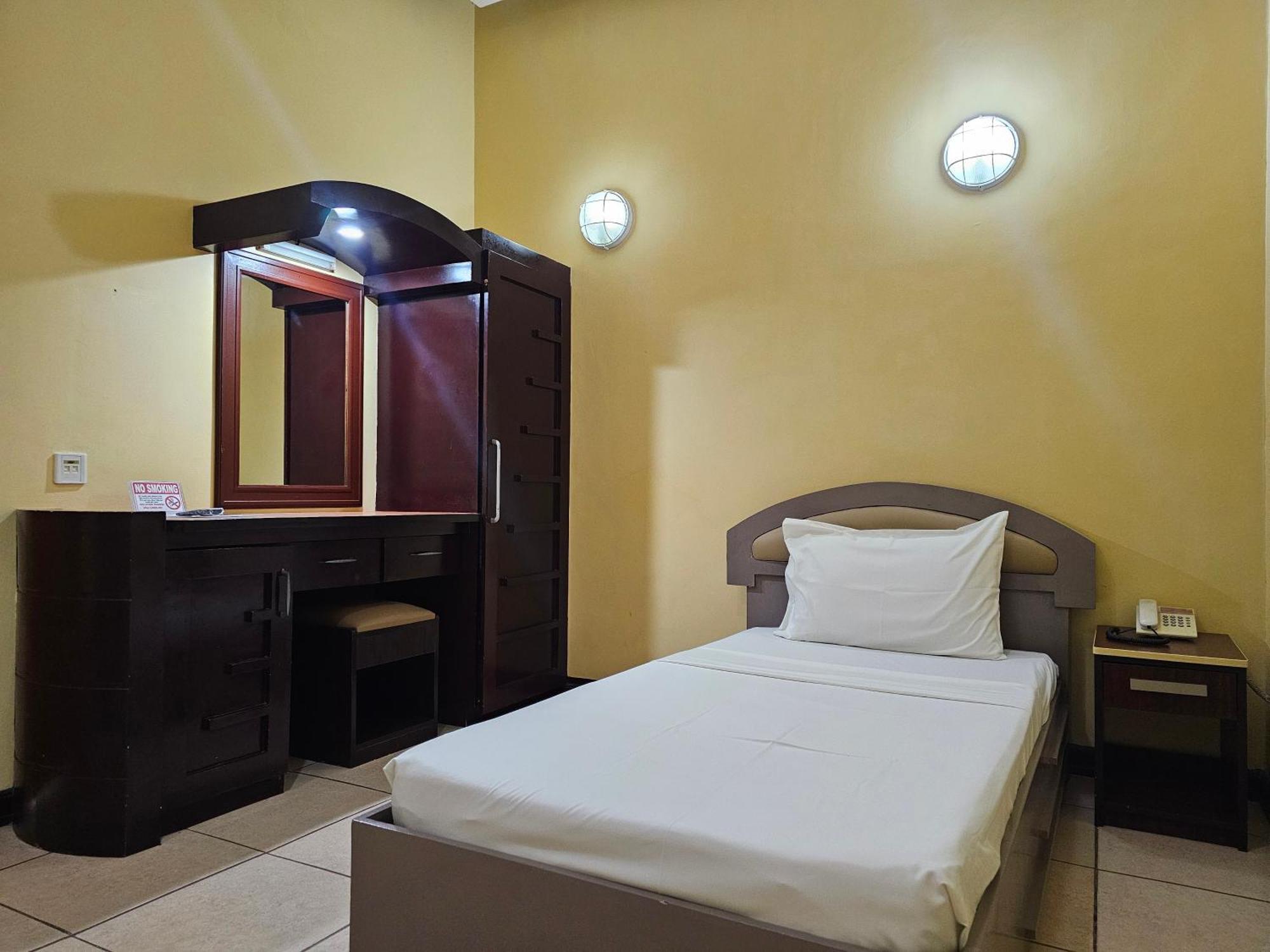 Dumaguete City Hotel Nicanor מראה חיצוני תמונה