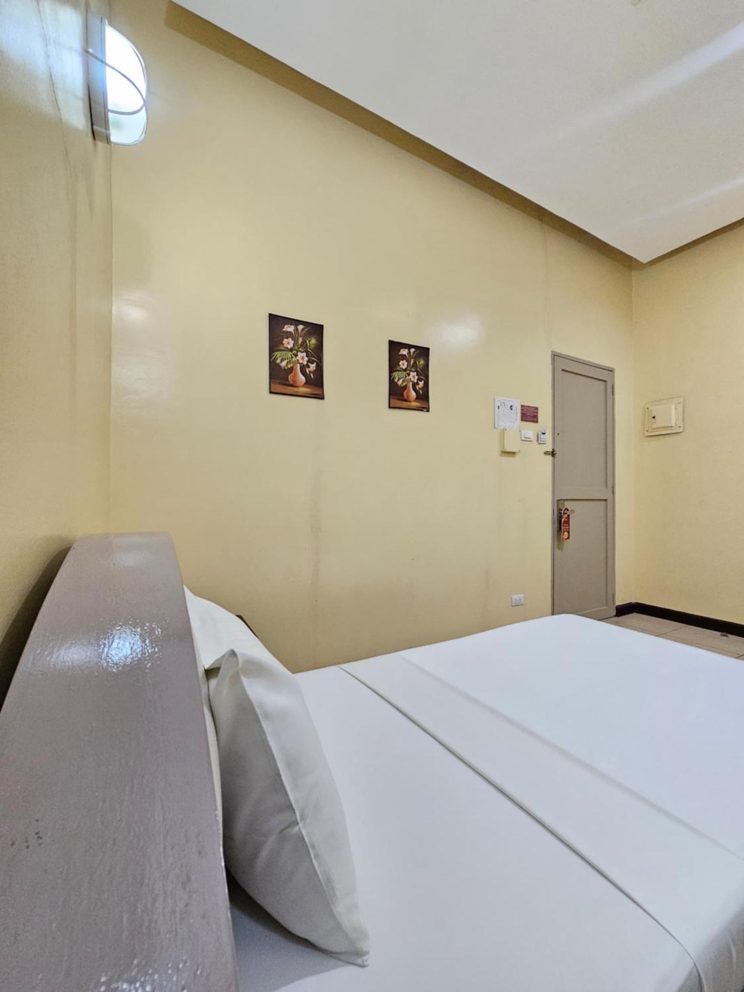 Dumaguete City Hotel Nicanor מראה חיצוני תמונה