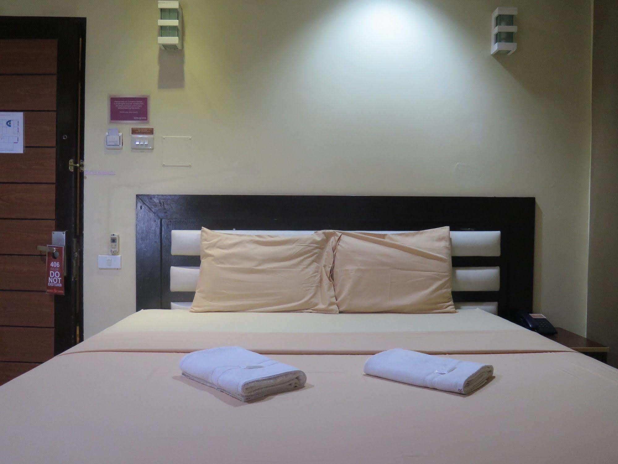 Dumaguete City Hotel Nicanor מראה חיצוני תמונה